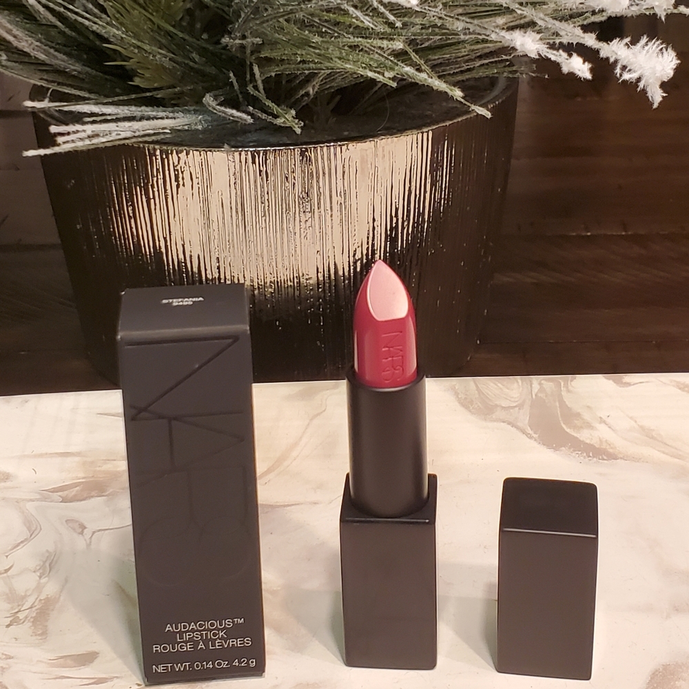 NARS Stefania